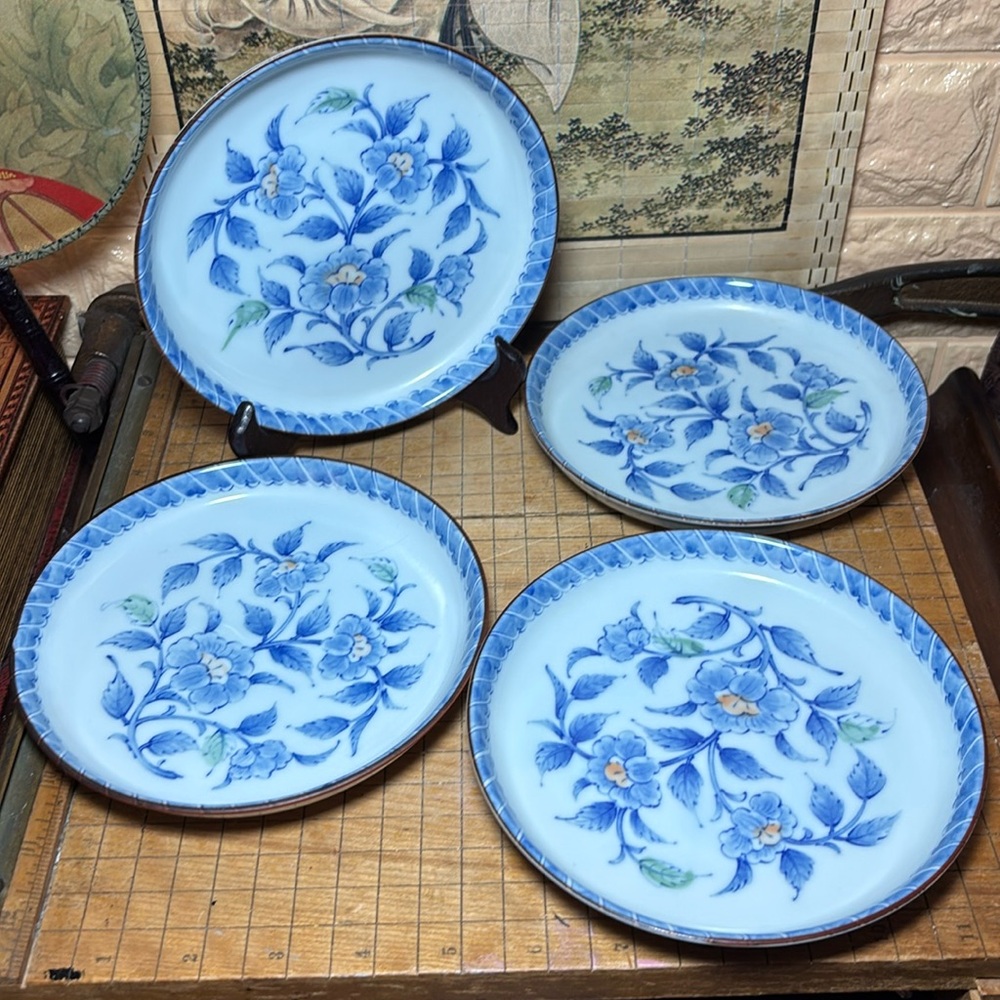4 Asian Rimmed Floral Plates 6.5”Dx1 1/16”H Blue Floral Yellow Green Accents